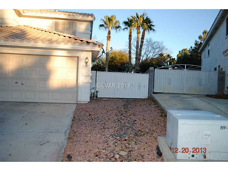 182 Raton Drive Henderson, NV 89074 - Photo 4 of 13 Parking Lot. side area with gate for boat or other storage