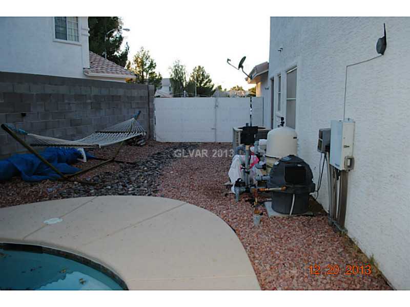 182 Raton Drive Henderson, NV 89074 - Photo 5 of 13 Property Photo.