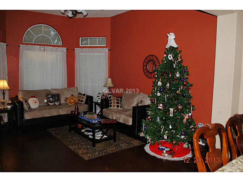 182 Raton Drive Henderson, NV 89074 - Photo 6 of 13 Living Room.