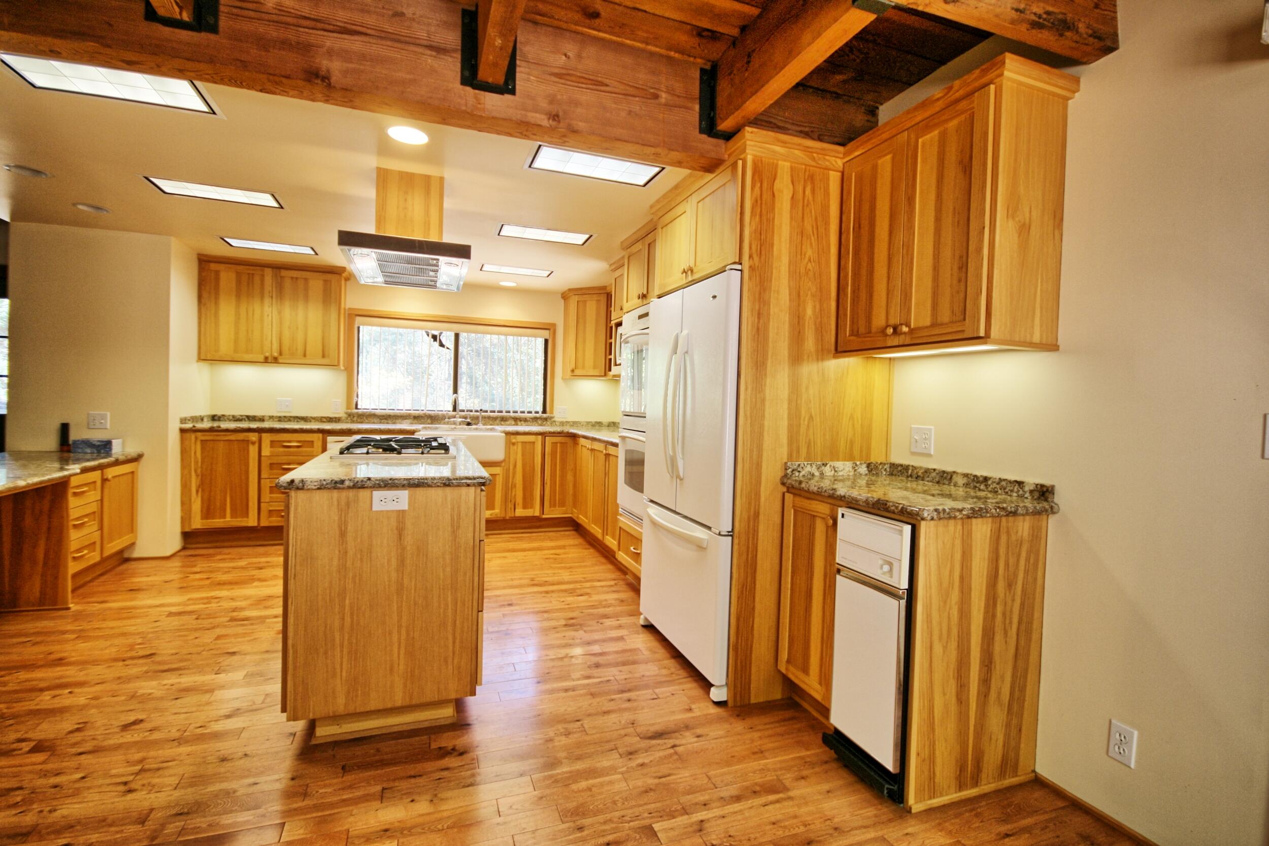 939 Beaver Creek Road Jacksonville, OR 97530 - Photo 11 of 53 All appliances included
