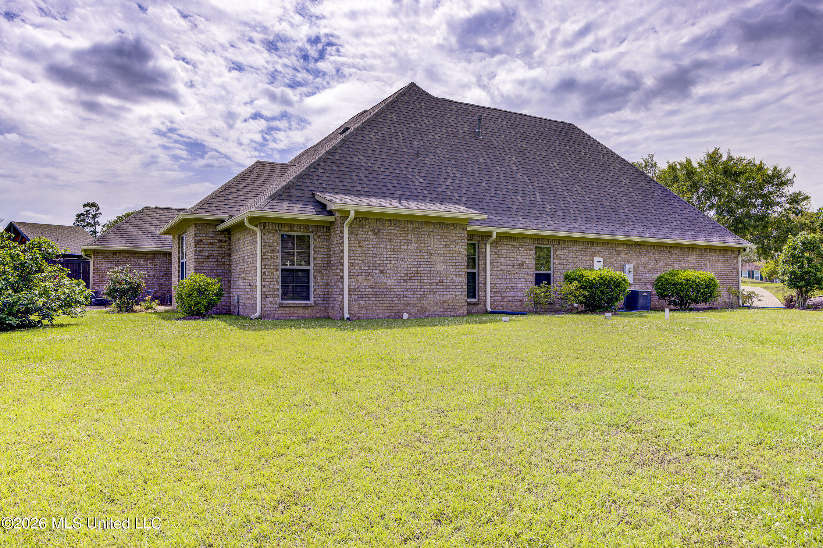 219 Madison Ridge Road Vicksburg, MS 39180 - Photo 27 of 29 Rear Three-Quarter View