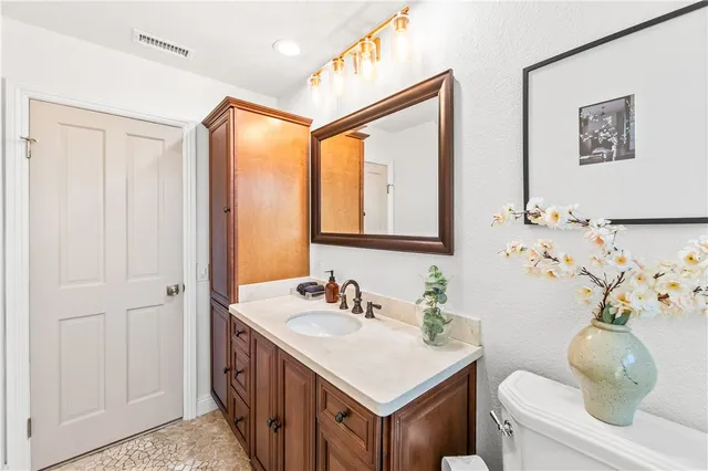 $2,700,000 | 219 2nd Street, Huntington Beach, CA 92648