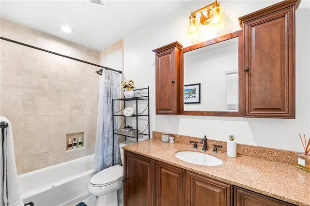 $2,700,000 | 219 2nd Street, Huntington Beach, CA 92648