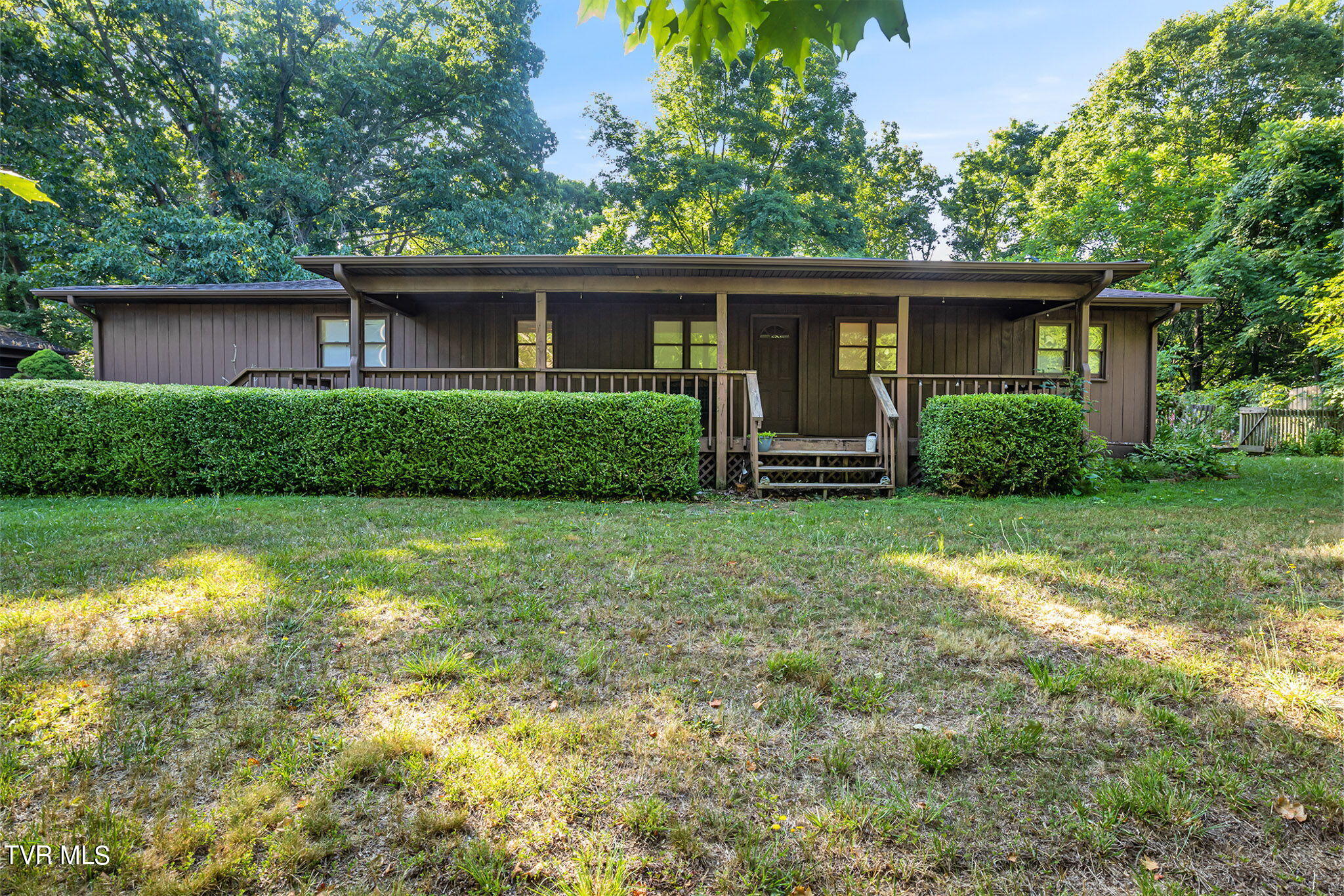 680 Springdale Drive Bristol, TN 37620 - Photo 1 of 23 1-web-or-mls-IMG_3176