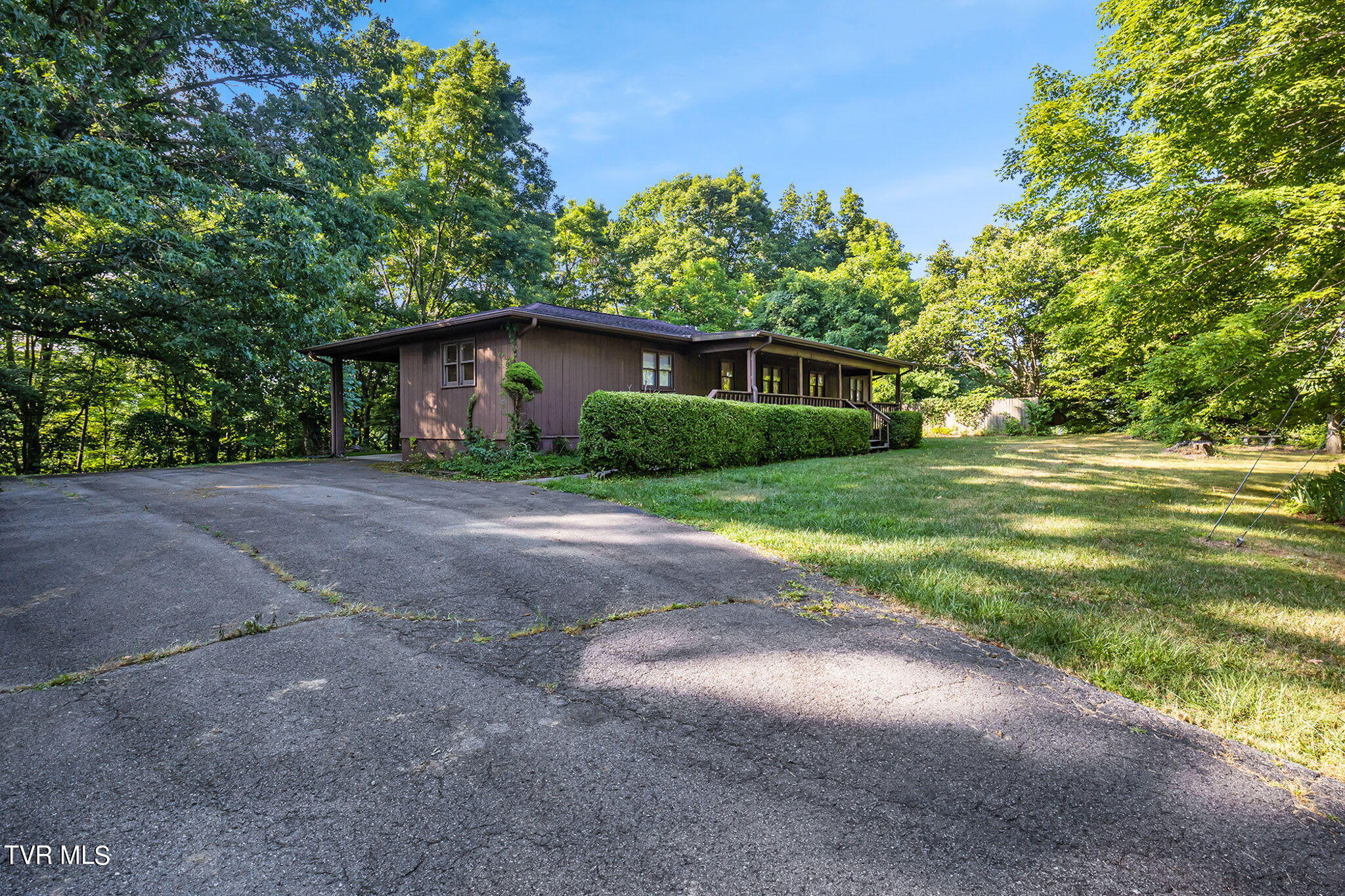 680 Springdale Drive Bristol, TN 37620 - Photo 18 of 23 31-web-or-mls-IMG_3170