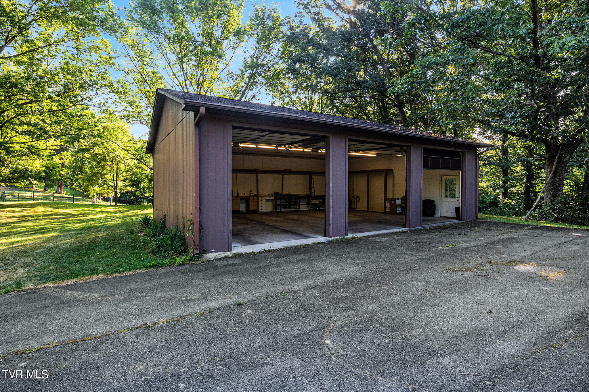 680 Springdale Drive Bristol, TN 37620 - Photo 19 of 23 35-web-or-mls-IMG_3188