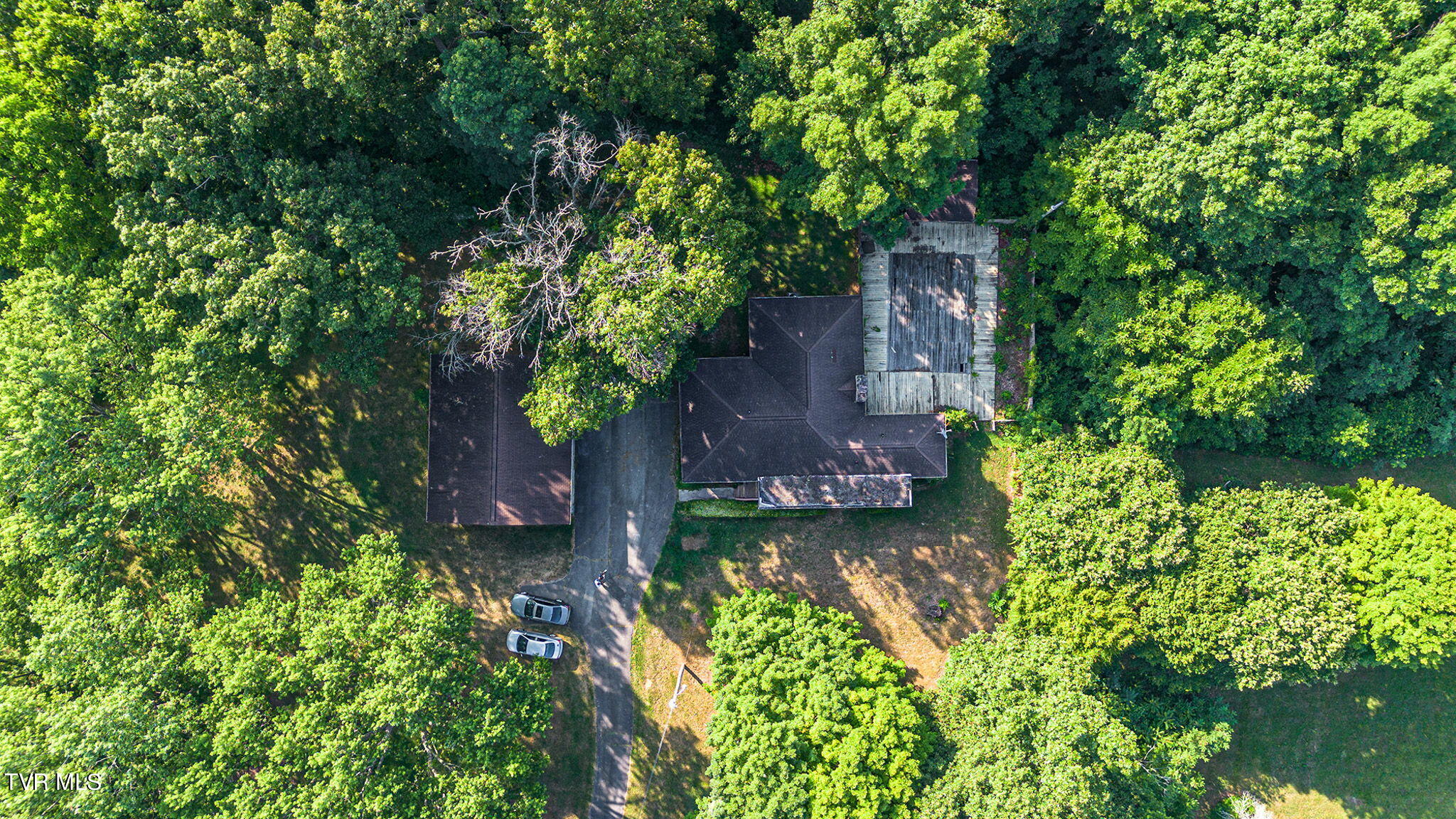 680 Springdale Drive Bristol, TN 37620 - Photo 22 of 23 2-web-or-mls-DJI_0437