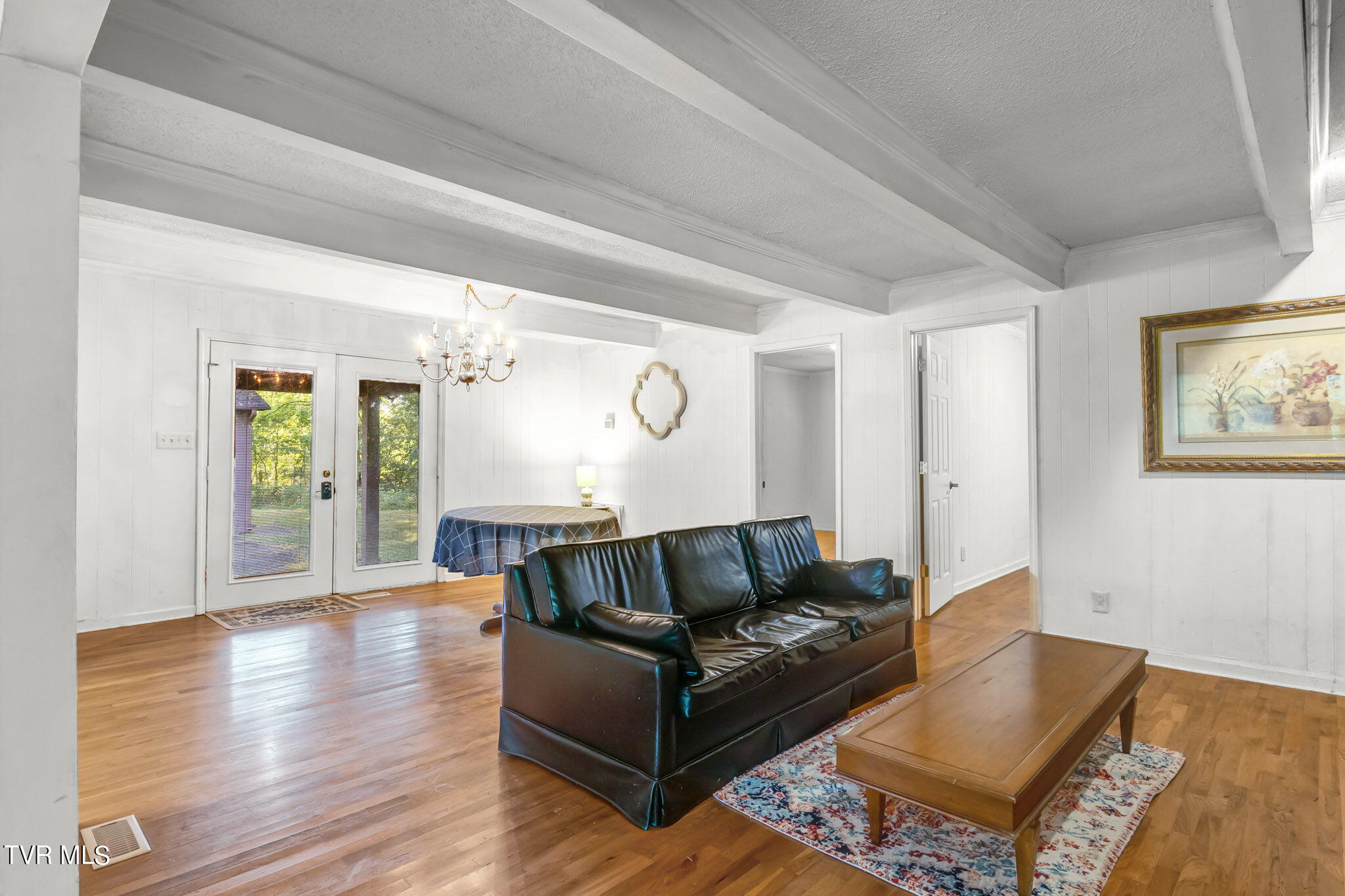 680 Springdale Drive Bristol, TN 37620 - Photo 5 of 23 18-web-or-mls-IMG_3125