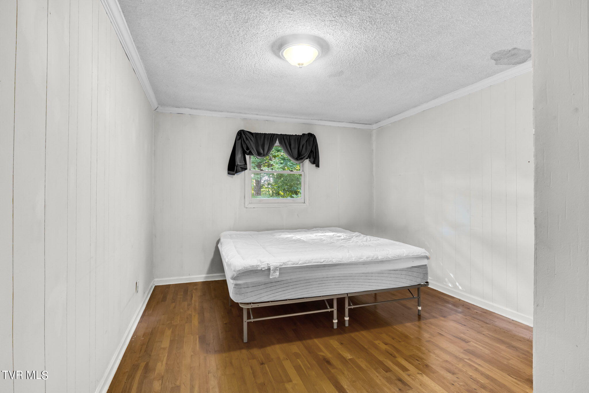 680 Springdale Drive Bristol, TN 37620 - Photo 6 of 23 14-web-or-mls-IMG_3113