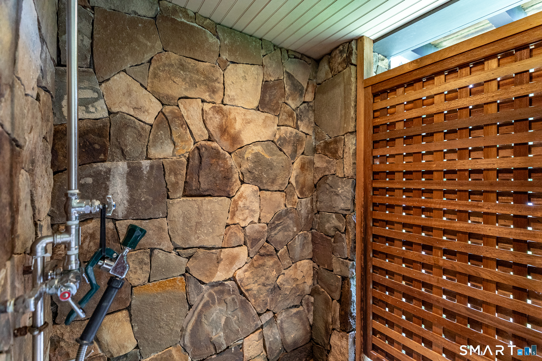 36 Arrow Point Road Warren, CT 06777 - Photo 32 of 40 Outdoor Shower