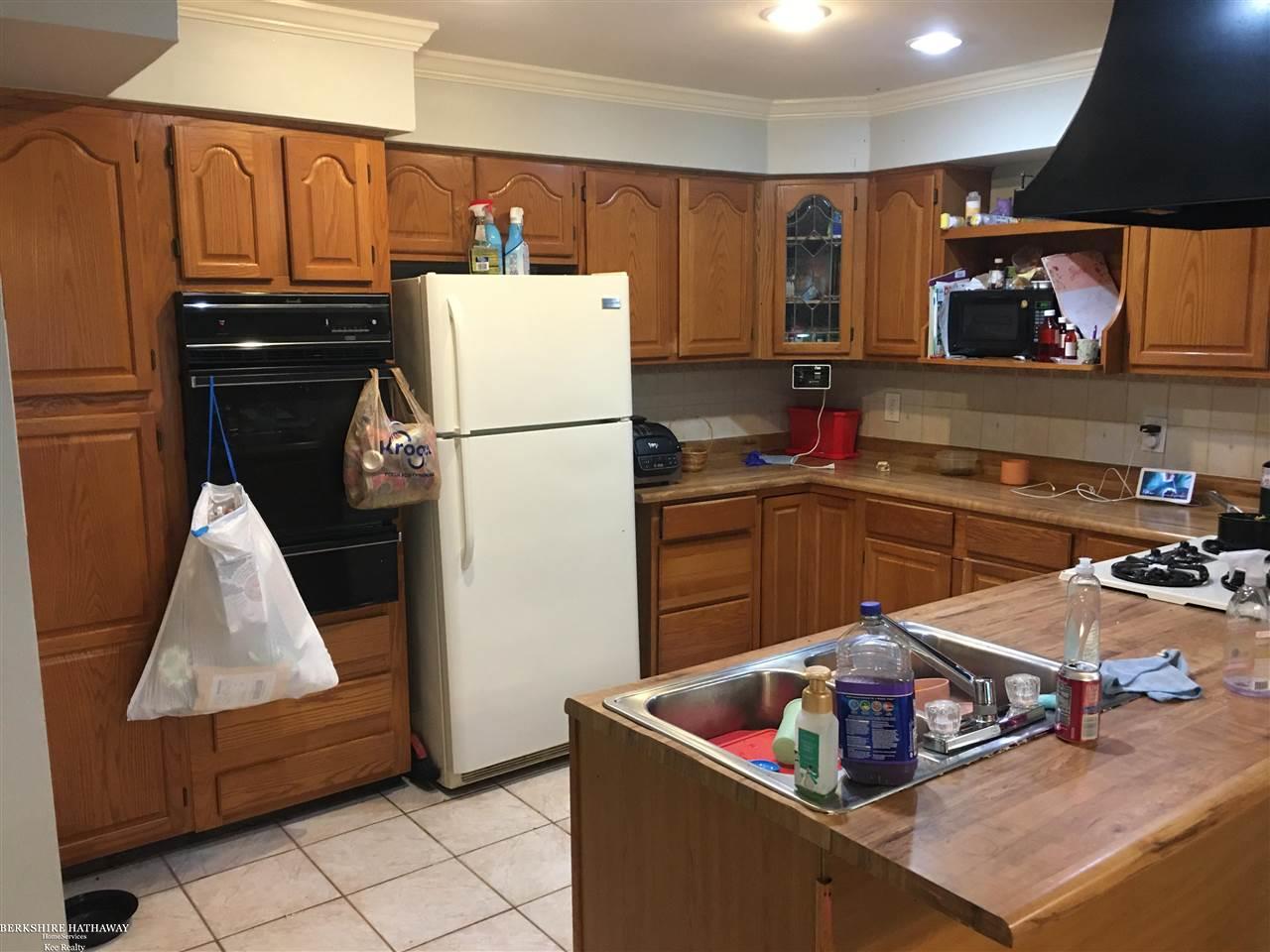 8920 Clinton River Road Sterling Heights, MI 48314 - Photo 4 of 13 50082920-3.JPG