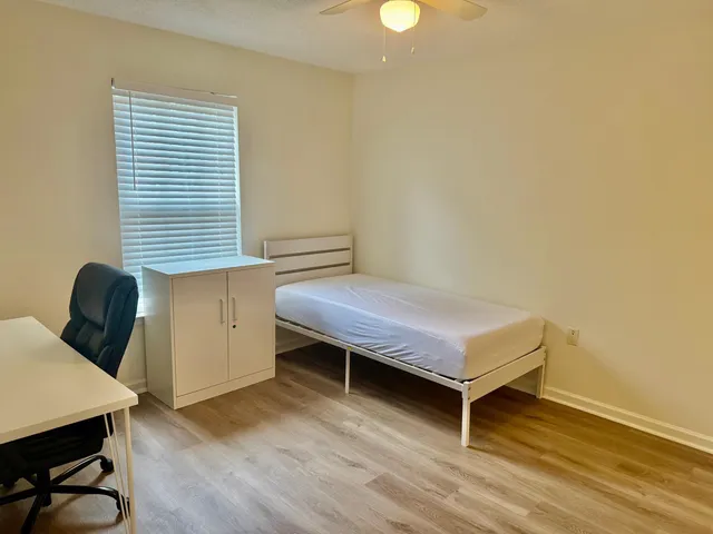 $125,000 | 3000 South Adams Street, Unit 413, Tallahassee, FL 32301