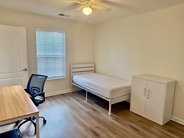 $125,000 | 3000 South Adams Street, Unit 413, Tallahassee, FL 32301