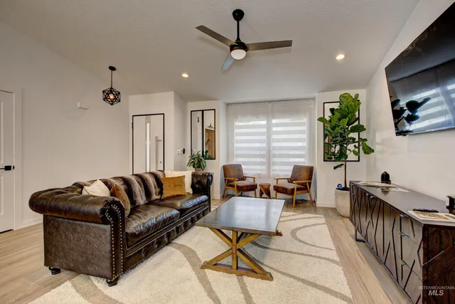 $5,500 | 1143 North Nichole Avenue, Boise, ID 83713