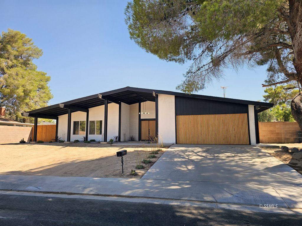 611 West Felspar Avenue Ridgecrest, CA 93555 - Photo 1 of 36