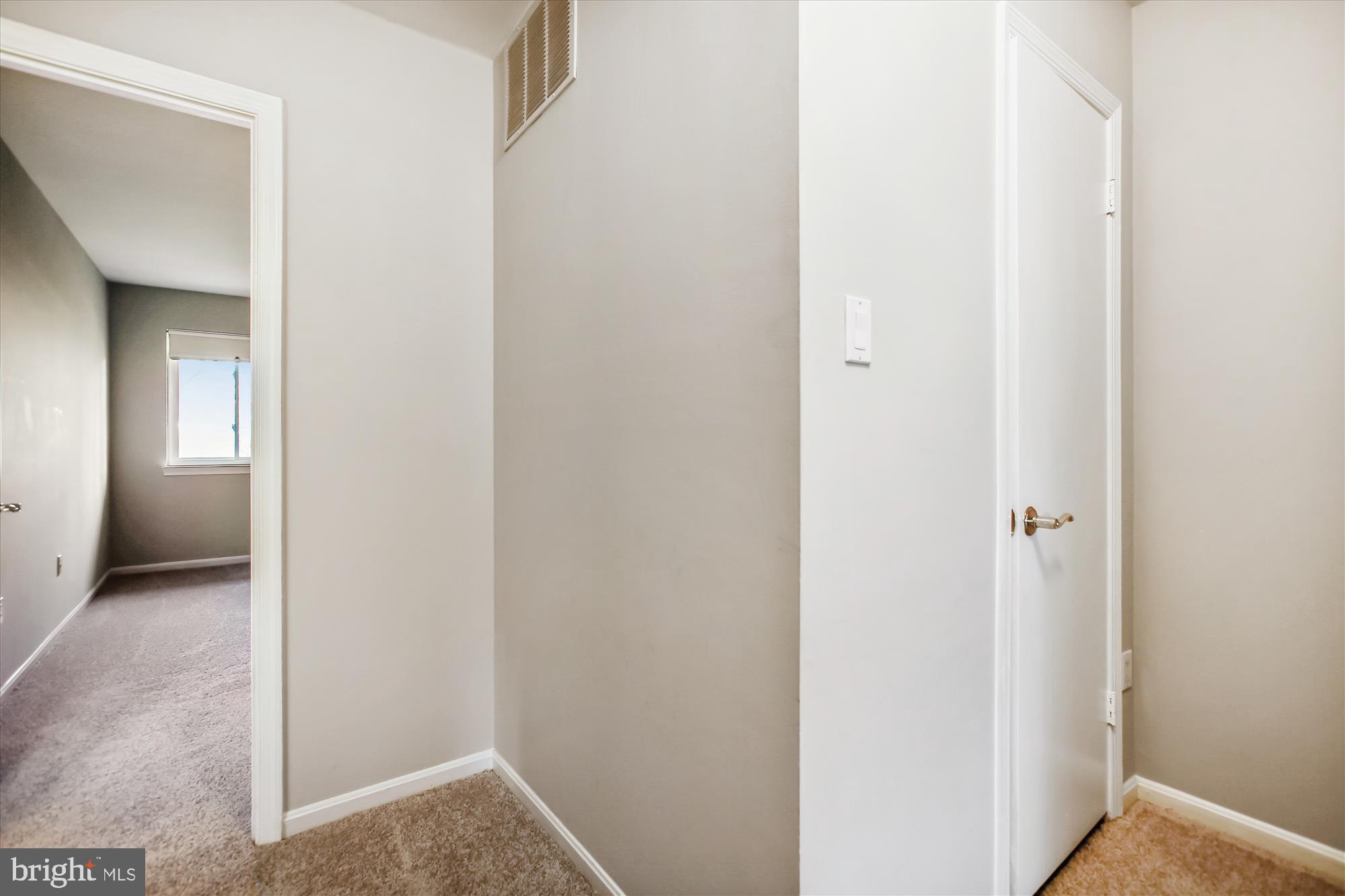 11042 Saffold Way Reston, VA 20190 - Photo 24 of 50 Upper level hallway