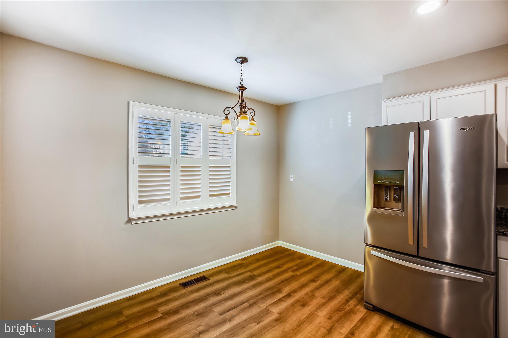 11042 Saffold Way Reston, VA 20190 - Photo 7 of 50 Eat-in Space