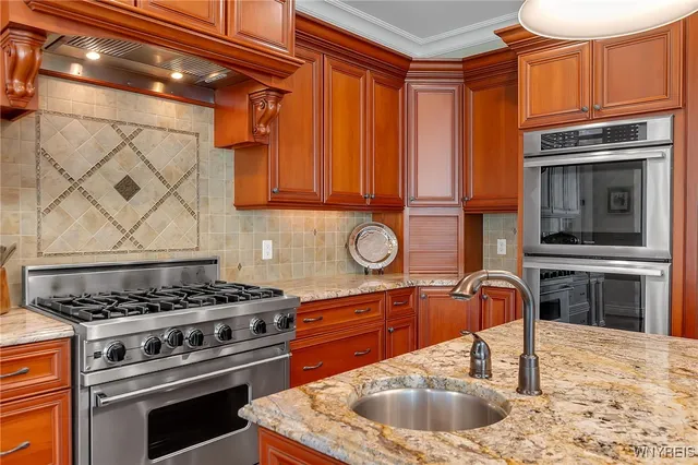 $1,580,000 | 8925 Williams Court, Clarence, NY 14032