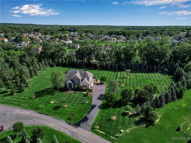 $1,580,000 | 8925 Williams Court, Clarence, NY 14032