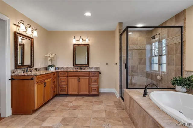 $1,580,000 | 8925 Williams Court, Clarence, NY 14032