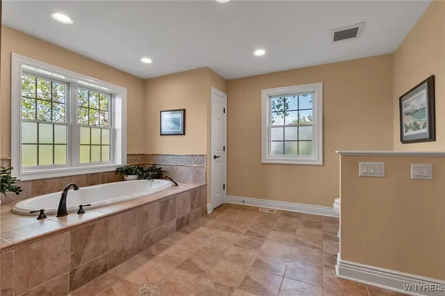 $1,580,000 | 8925 Williams Court, Clarence, NY 14032