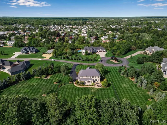 $1,580,000 | 8925 Williams Court, Clarence, NY 14032