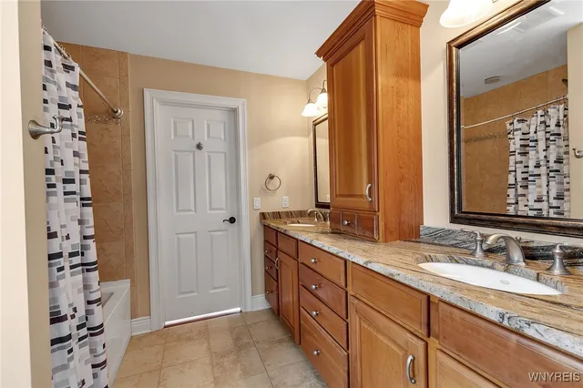 $1,580,000 | 8925 Williams Court, Clarence, NY 14032