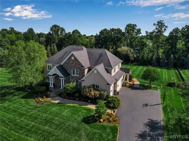 $1,580,000 | 8925 Williams Court, Clarence, NY 14032