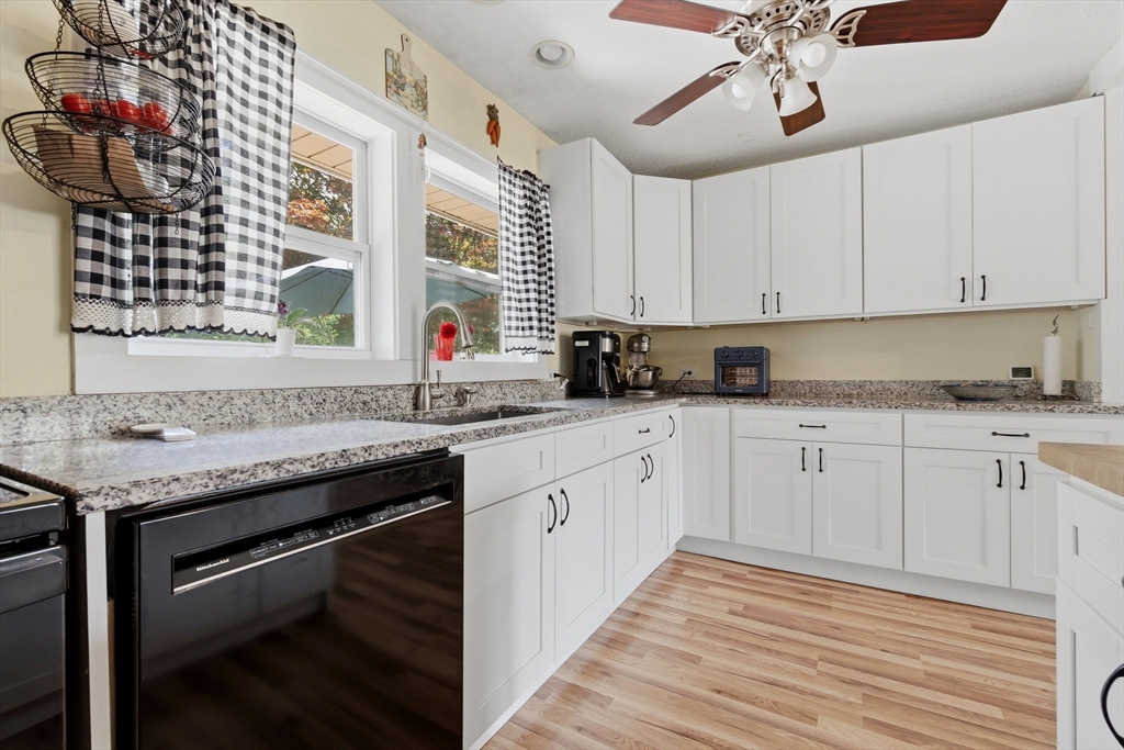 6 Appletree Road Danvers, MA 01923 - Photo 7 of 31 Gallery Image 7