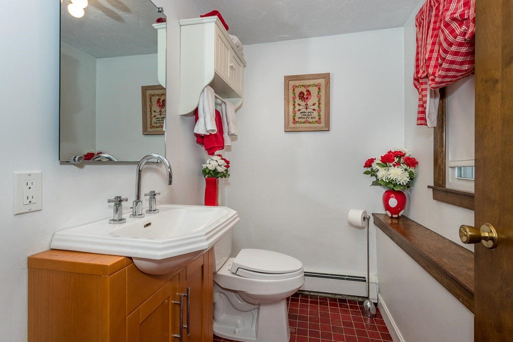 11 Trayer Road Canton, MA 02021 - Photo 17 of 22 Gallery Image 17
