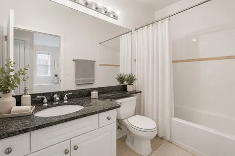 $525,000 | 819 Foster Street, Unit 1S, Evanston, IL 60201