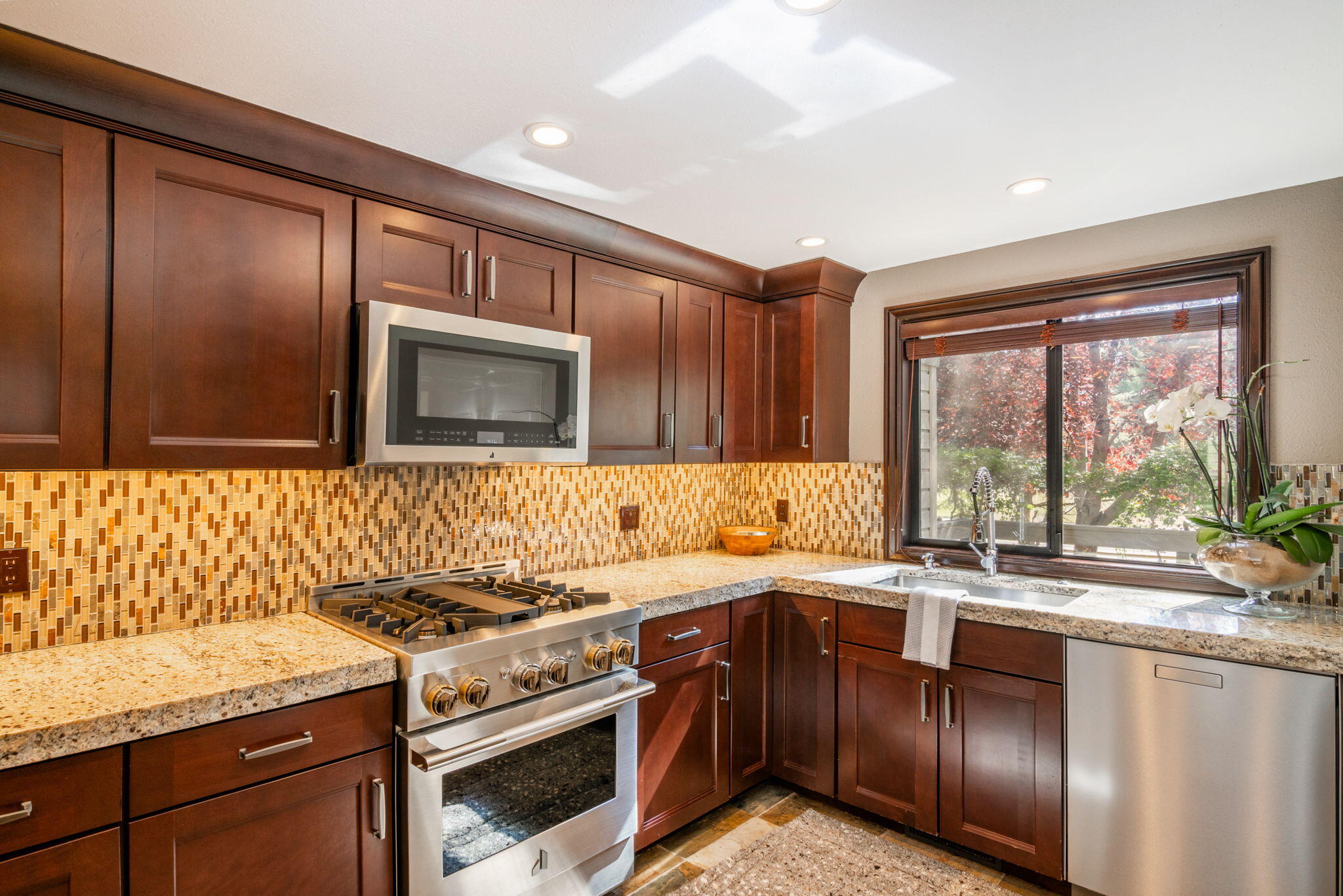 1394 Dollar Meadow, Unit 44 Sun Valley, ID 83353 - Photo 4 of 14 1394 Dollar Kitchen