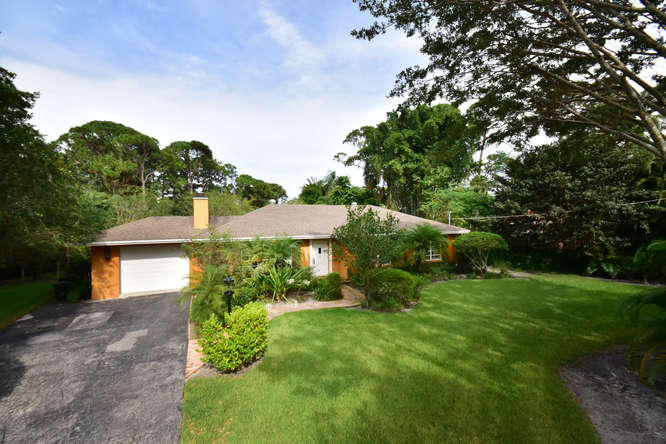 5531 Hibiscus Road Jupiter, FL 33458 - Photo 4 of 59 5531 Hibiscus Rd Jupiter FL-small-004-40