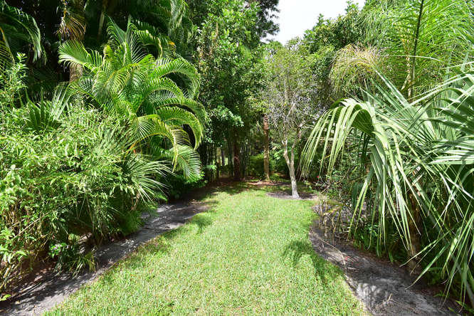 5531 Hibiscus Road Jupiter, FL 33458 - Photo 43 of 59 5531 Hibiscus Rd Jupiter FL-small-043-45