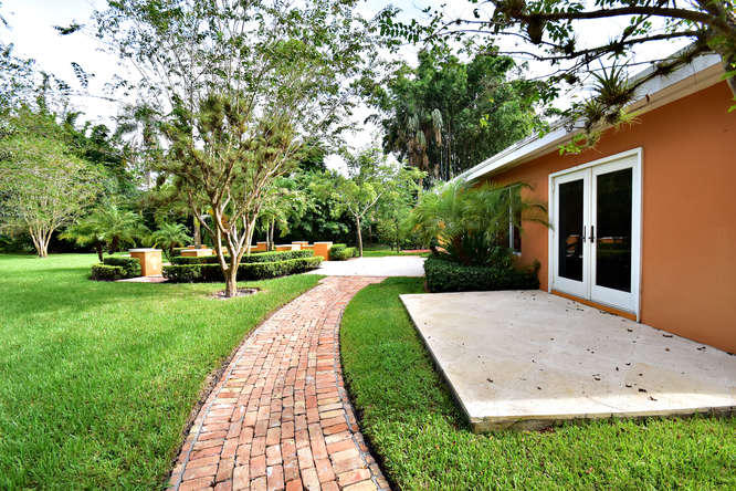 5531 Hibiscus Road Jupiter, FL 33458 - Photo 52 of 59 5531 Hibiscus Rd Jupiter FL-small-052-47