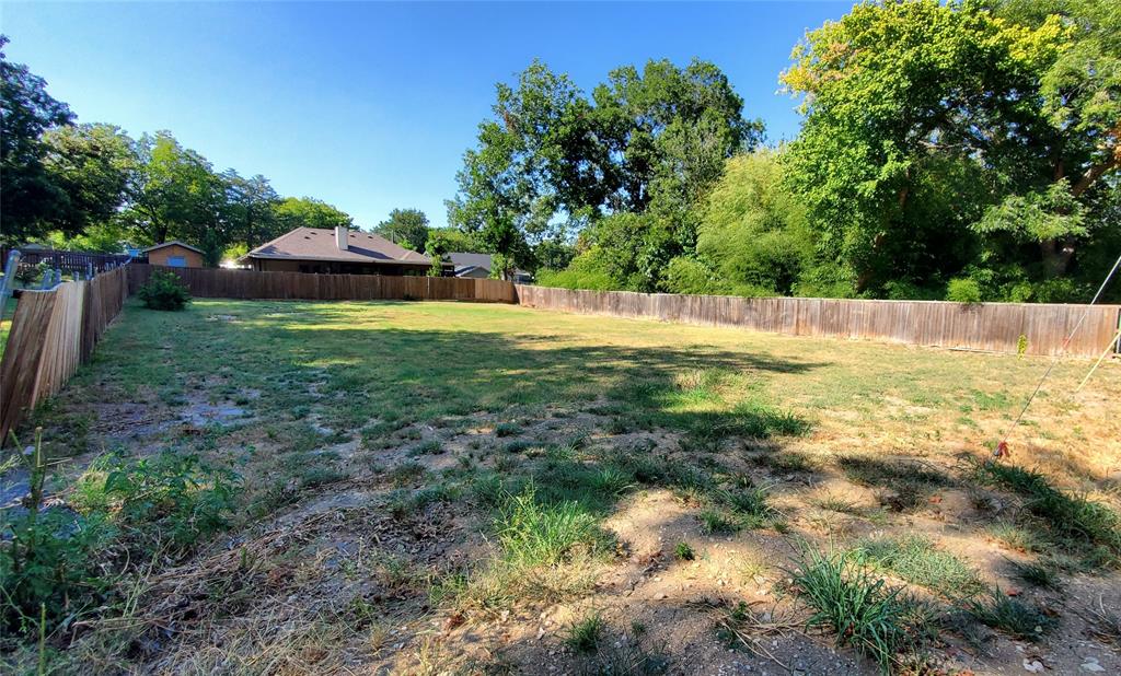 860 East Marshall Dr  