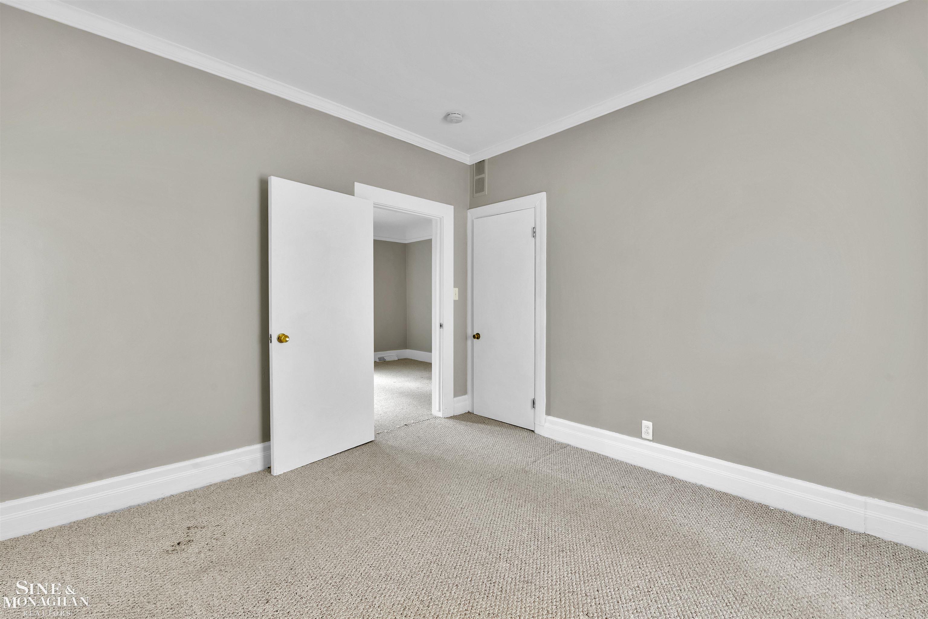213 Muir Road Grosse Pointe Farms, MI 48236 - Photo 6 of 21