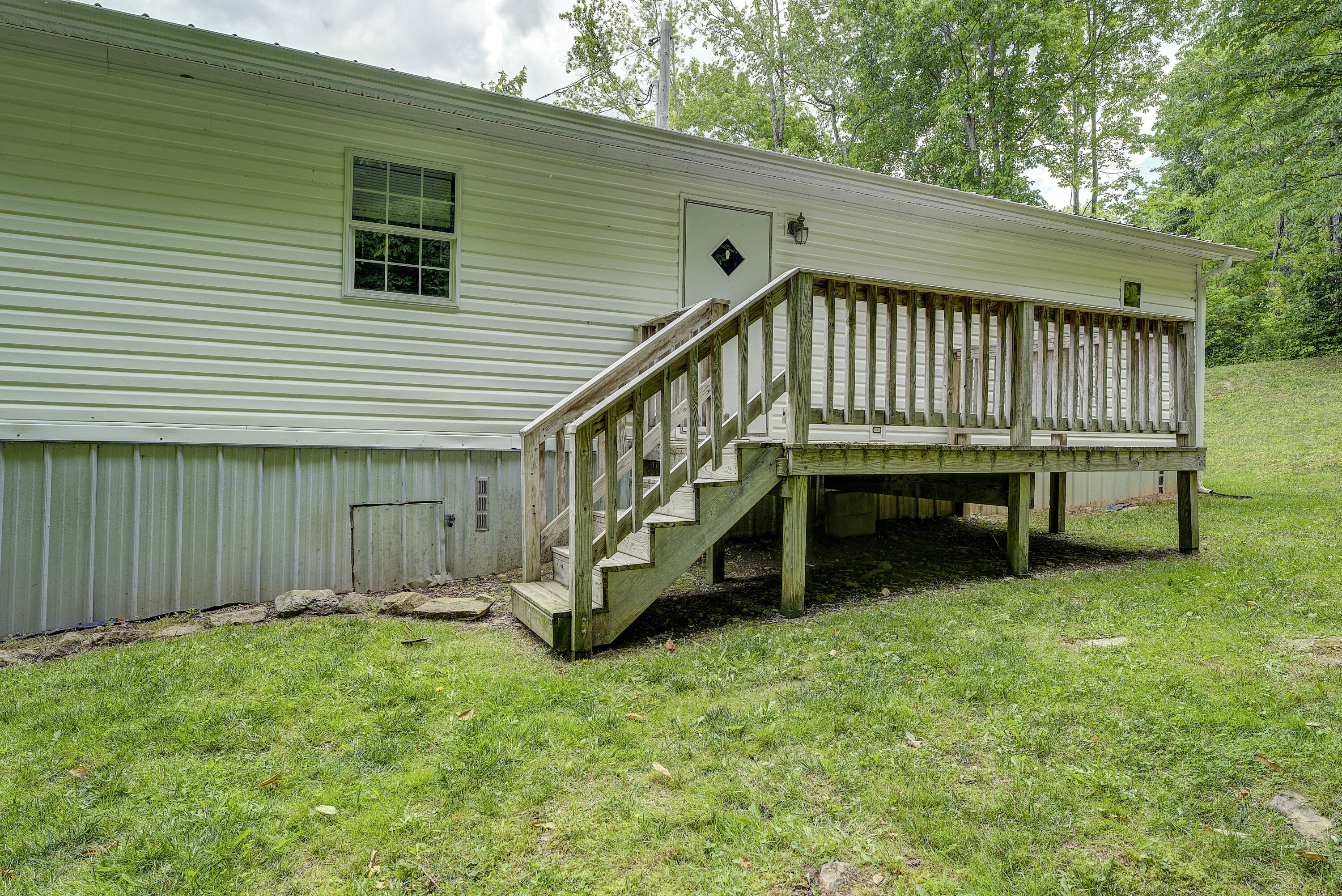 2801 Fall Branch Road Mountain City, TN 37683 - Photo 8 of 42 Fall-27