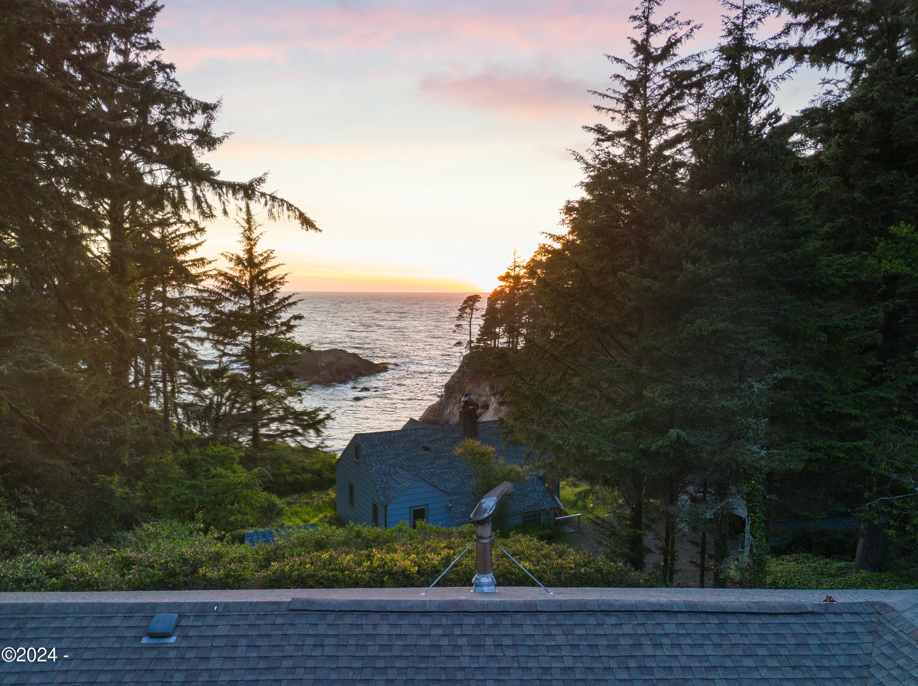 2275 Highway 101 Depoe Bay, OR 97341 - Photo 48 of 61 Twilight View
