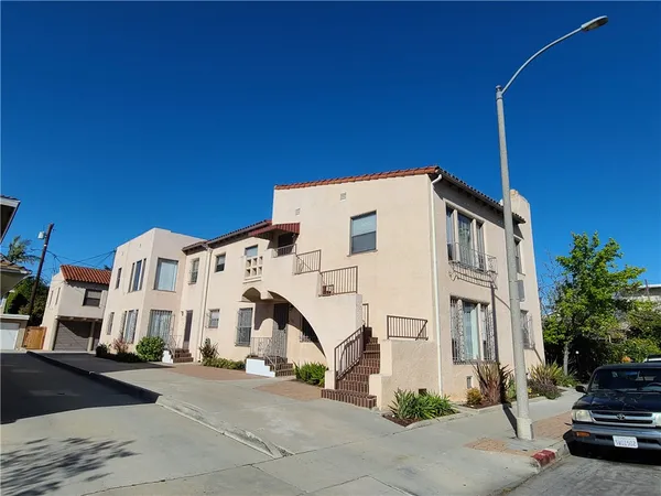 $1,990,000 | 3121 East 5th Street, Unit 5, Long Beach, CA 90814