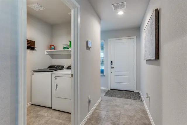 a view of utility room