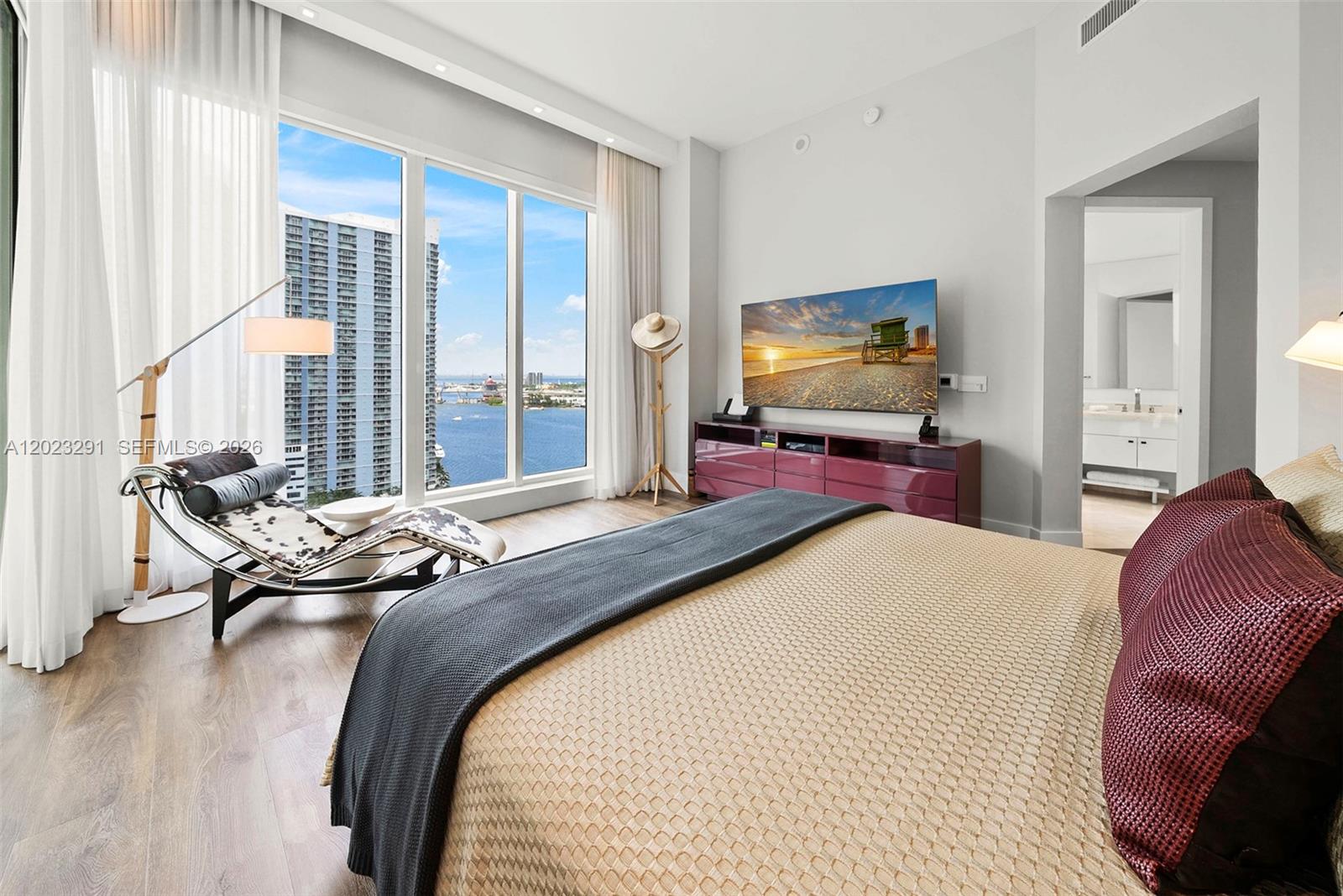 900 Brickell Key Boulevard, Unit 1801 Miami, FL 33131 - Photo 17 of 41
