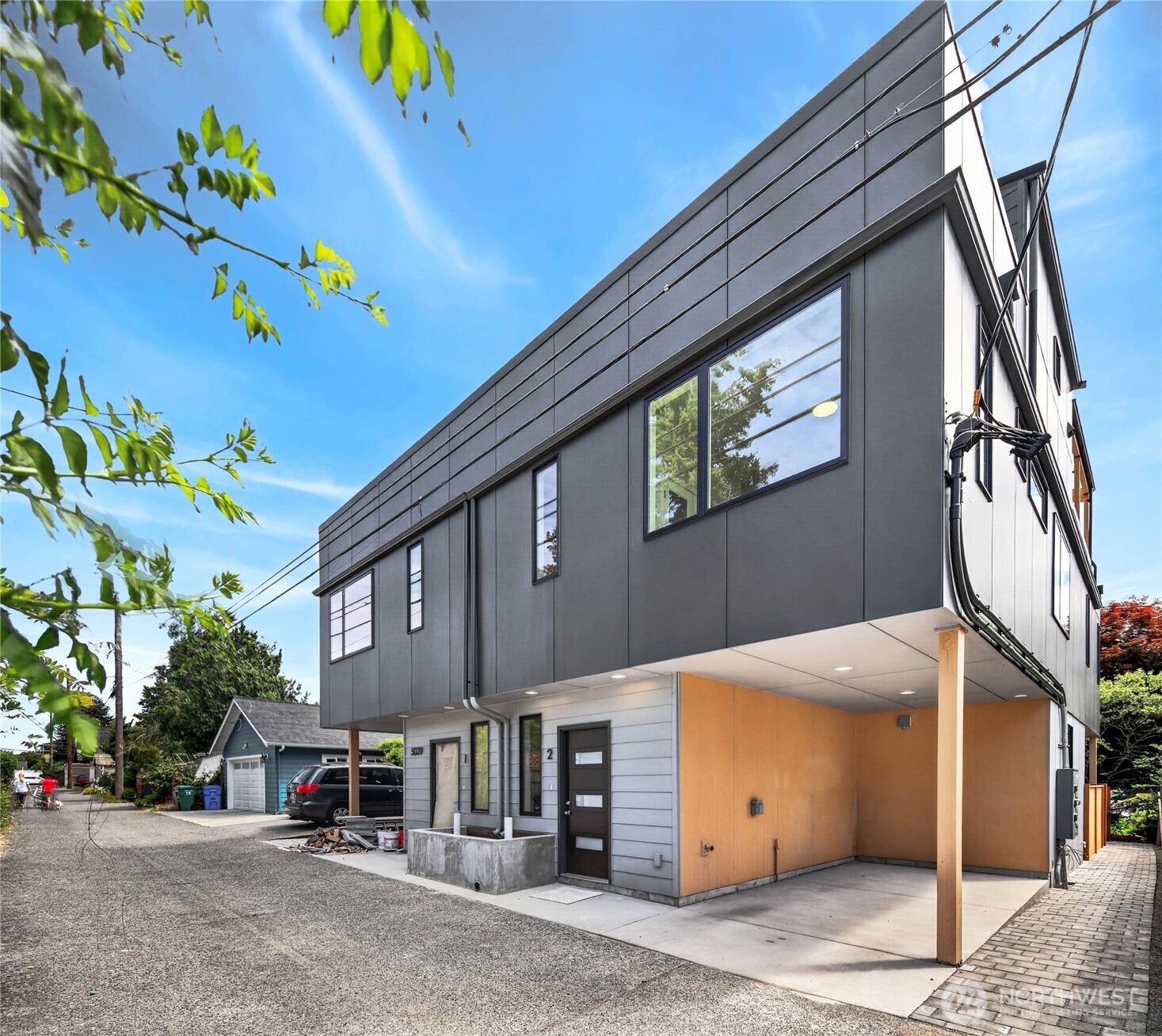 5039 41st Avenue Southwest, Unit 1 Seattle, WA 98136 - Photo 3 of 36