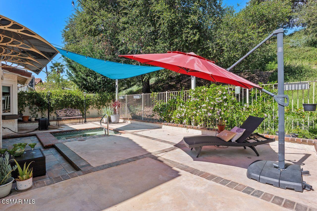 885 Congressional Road Simi Valley, CA 93065 - Photo 39 of 44 a garden view with a seating space