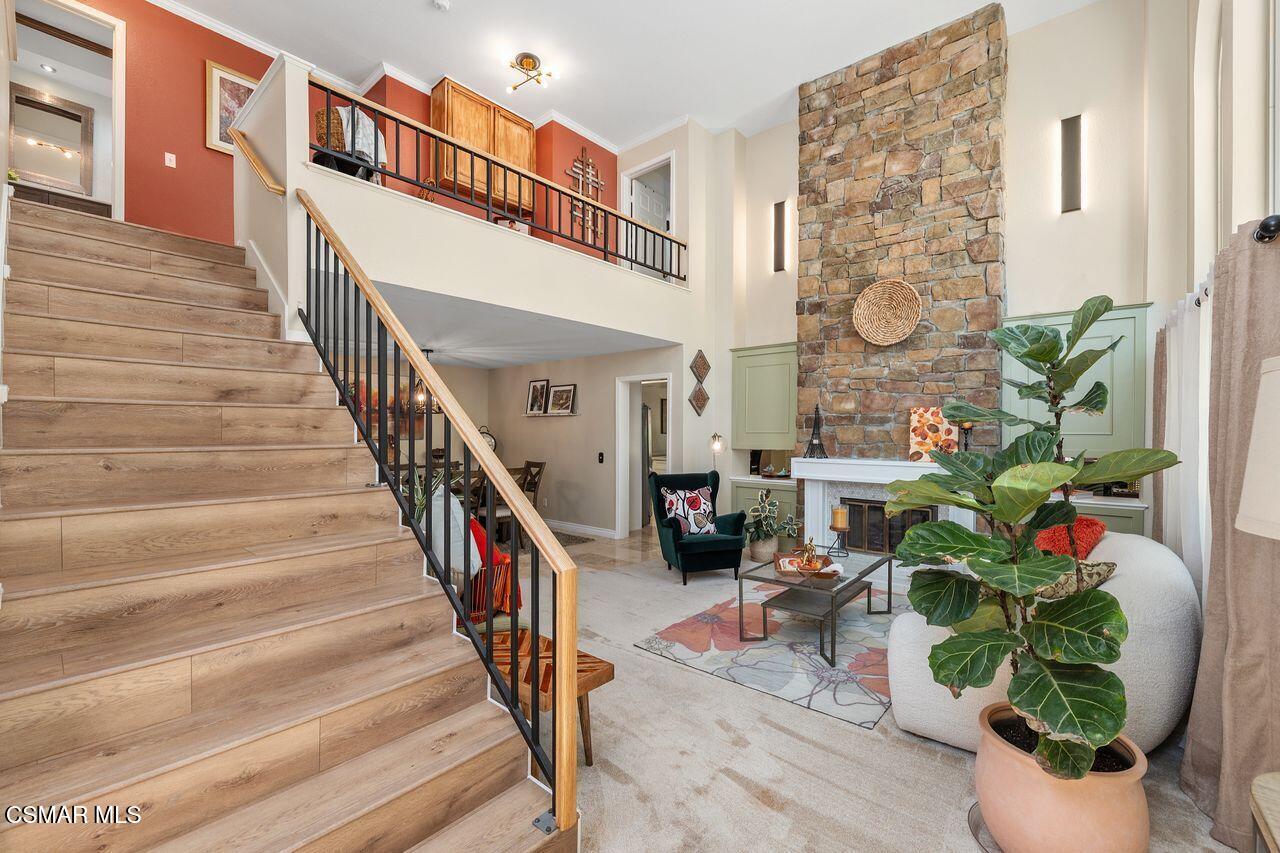 885 Congressional Road Simi Valley, CA 93065 - Photo 7 of 44 a view of entryway and hall