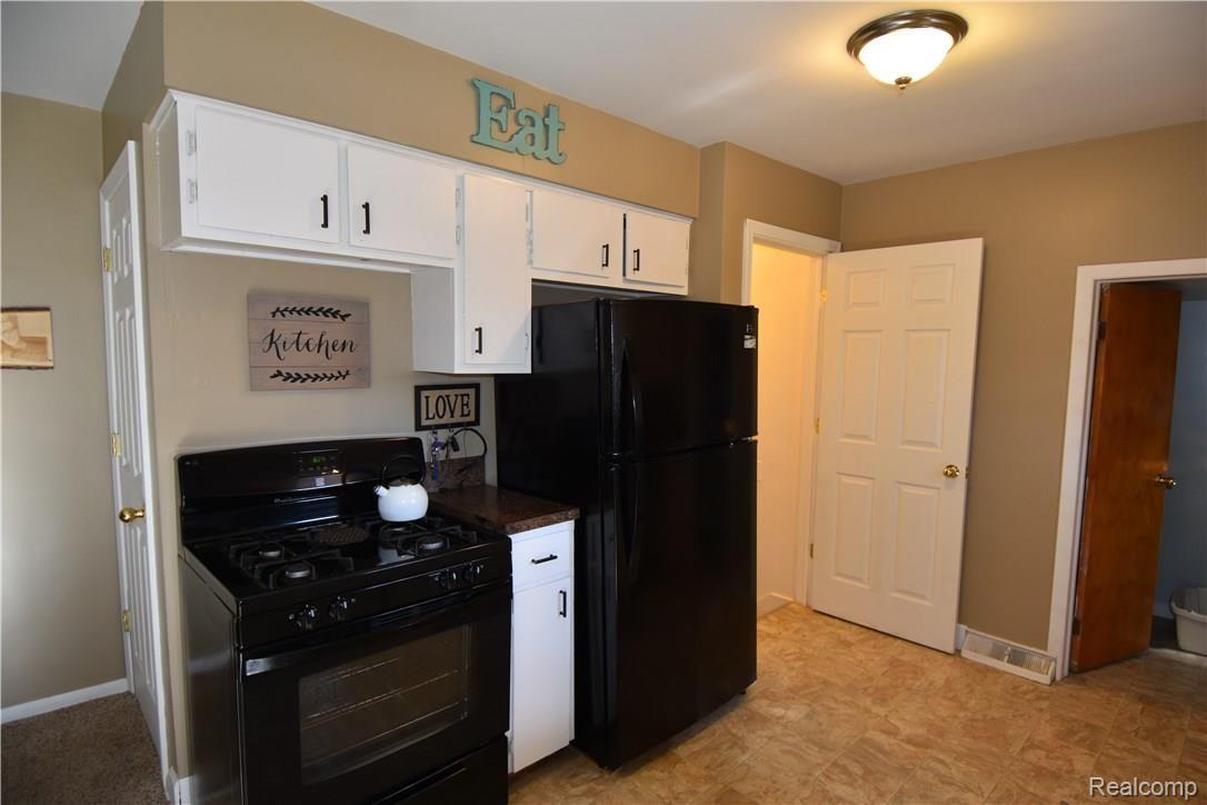 121 Elms Road Flushing, MI 48433 - Photo 10 of 26 DSC_0851.JPG