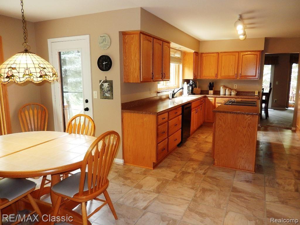 36722 Valley Ridge Drive Farmington Hills, MI 48331 - Photo 13 of 33