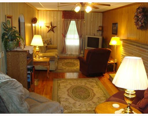 323 Mercer Street Butler, PA 16001 - Photo 12 of 13 Living Room.