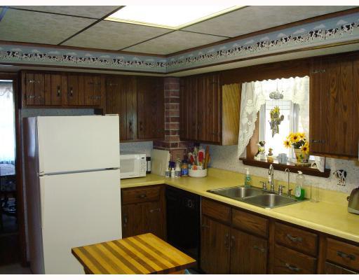 323 Mercer Street Butler, PA 16001 - Photo 6 of 13 Kitchen.