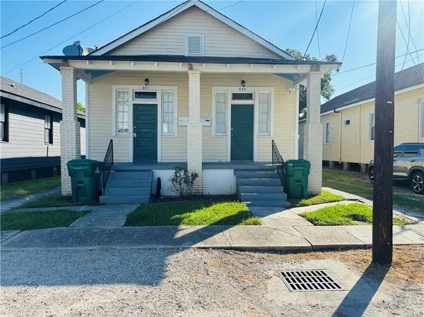$1,450 | 423 Chalmette Street, Harvey, LA 70058